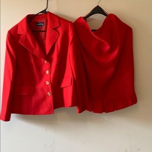 Two piece polyester skirt set